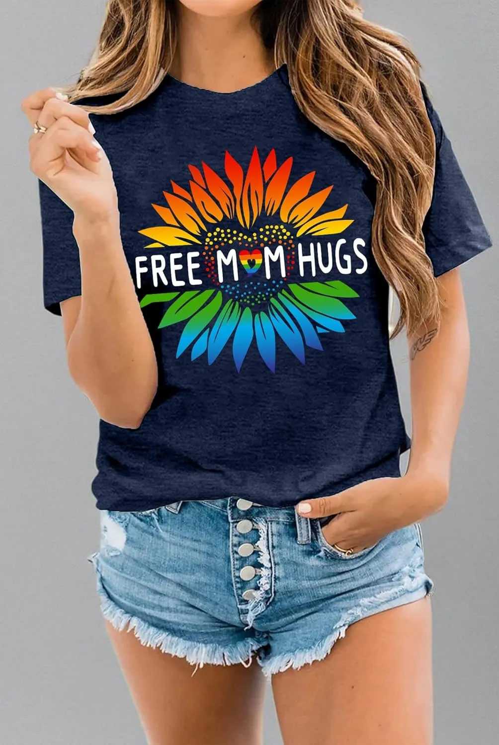 hohololo Pride Shirts Women Rainbows Graphic Tees Shirts Free Mom Hugs T-Shirt LGBTQ Short Sleeve Tops